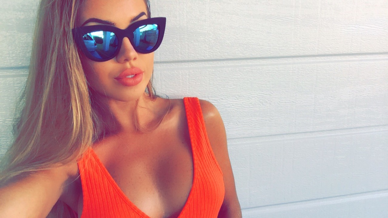 Twitter Snapchat Laura Amy naked photo 2017 Cleavage Snapchat Laura Amy naked photo 2017