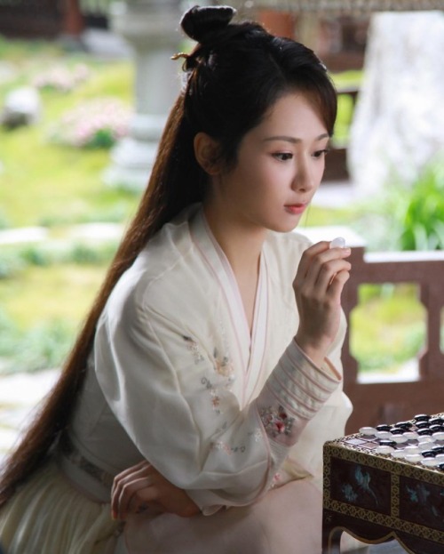 all the fracturing stars — Yang Zi as Jin Mi in Ashes of Love (2018)