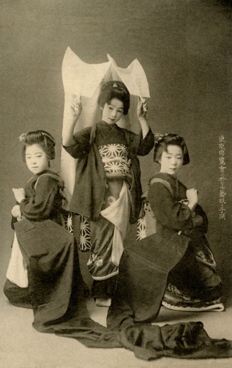 Tokyo Dancers 1900 (by Blue Ruin1)