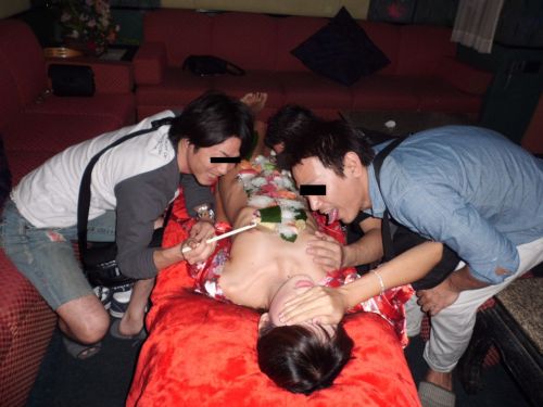 NYOTAIMORI Naked Body Sushi