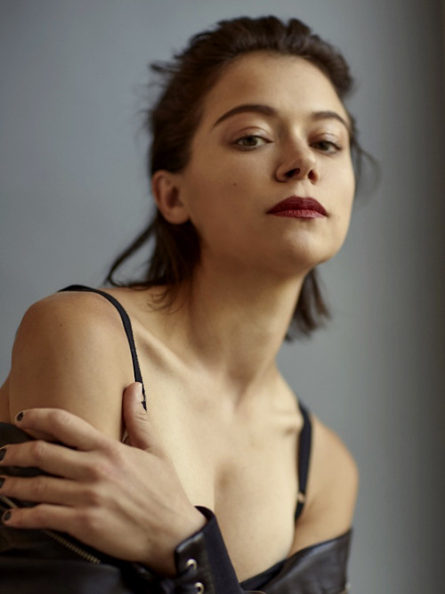 flawlessbeautyqueens:Favorite Photoshoots | Tatiana Maslany...