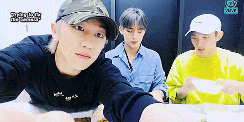 cheolshu:minghao accidentally switching the camera around