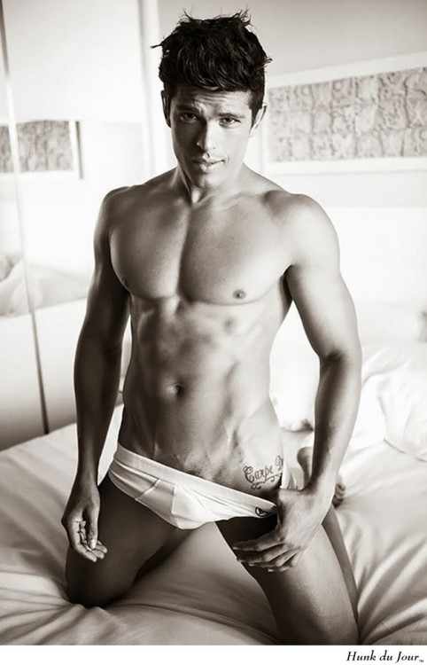 Your Hunk of the Day: Edilson Nascimento http://hunk.dj/7574