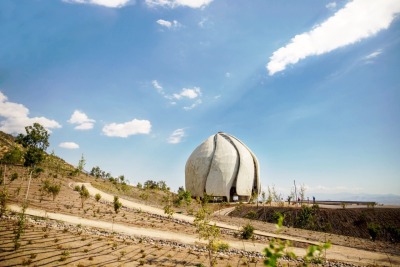 architorturedsouls:<br /><br />Bahá’í Temple / Hariri Pontarini Architects<br />