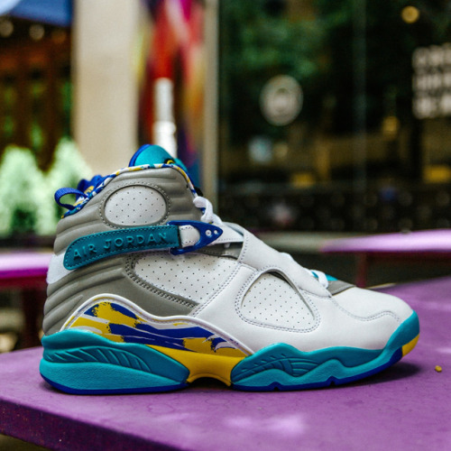 NIKE WMNS AIR JORDAN 8 RETRO “AQUA” WHITE/VARSITY...