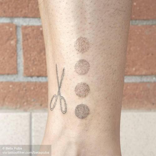 By Beta Puba, done in Berlin. http://ttoo.co/p/30782 ankle;betapuba;circle;dot;dotwork;facebook;geometric shape;geometric;hand poked;small;twitter
