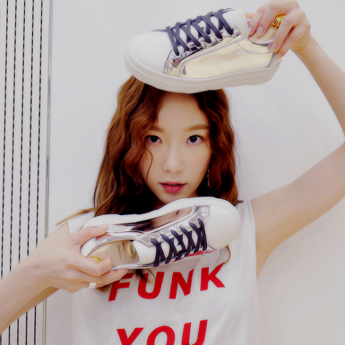 red-shidae:.: TAEYEON - YSNEAKERS X ASTELL&ASPR :.