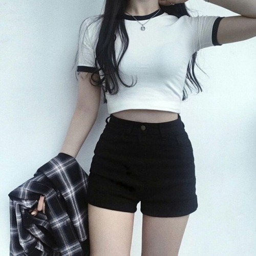 xxyllit:Black Shorts Thinspo ♡