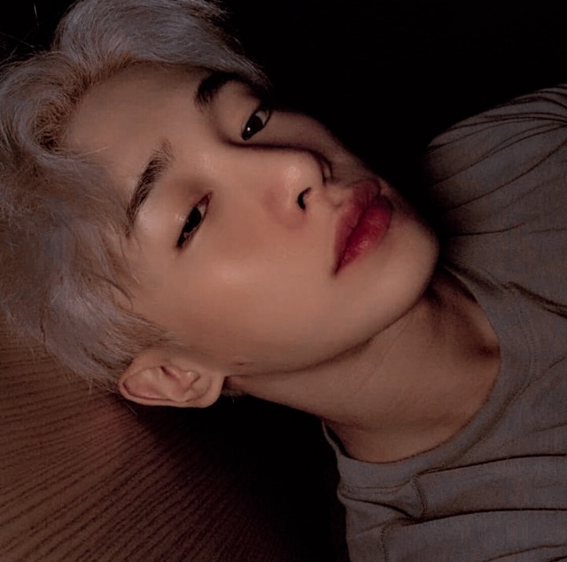 LEE HOSEOK - JUST THAT RANDOM DUDE 82d10d6637dccb28f5da7c5afbafce9e3694ffcb.jpg