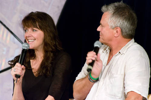 bethanyactually:Amanda Tapping & Richard Dean Anderson,...