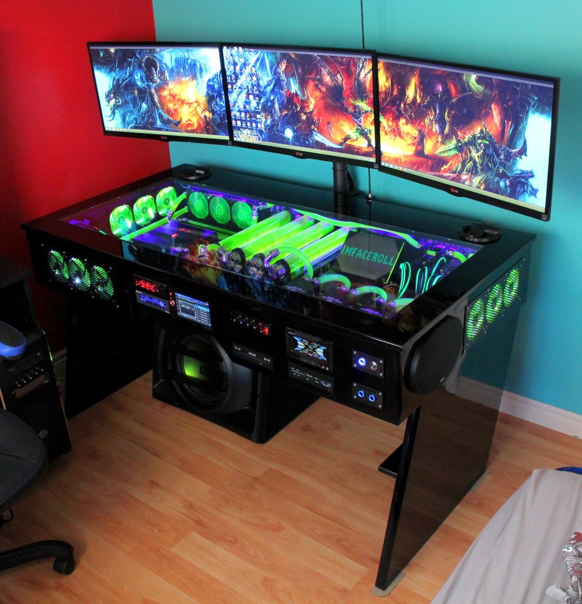 Gamer's Paradise :3 — Gaming Setup Amazing Gaming Computer Desk Design...
