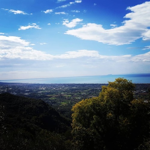 giovannibertagna:Vista mare!#pietrasanta #capezzanomonte...