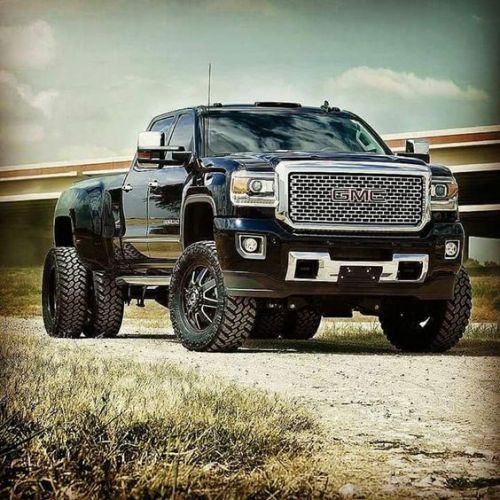 liftedtrucks:My other blog: www.cuntrycuties.tumblr.com Please...