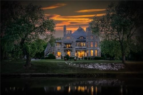 secret–gardens:“Campbell Castle”Wichita, Kansas1886