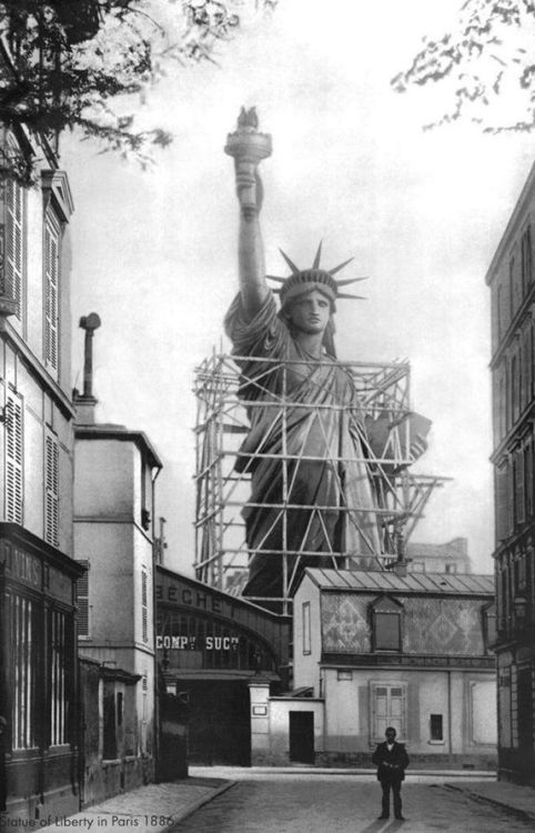 bastion-official:historium:Statue of Liberty in France prior...