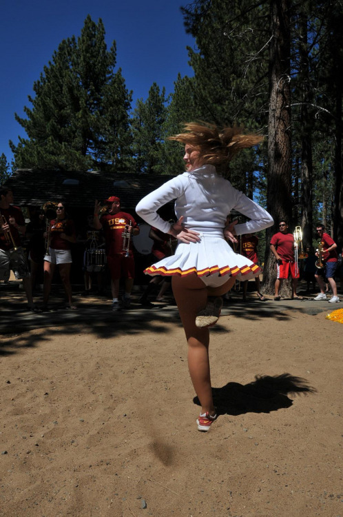 Cheerleaders upskirt photos