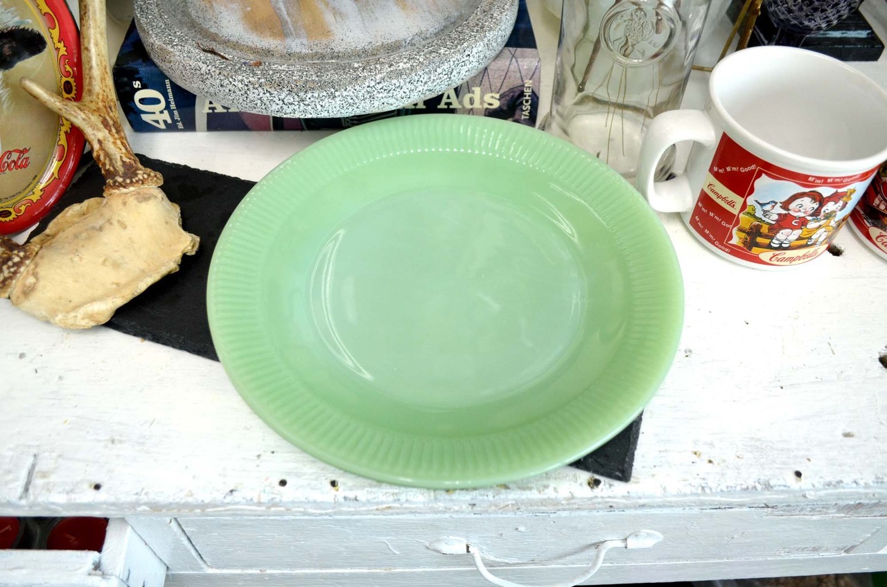 Broken goods FIRE KING 60's antique jade jade color transparent glass plate  plate tableware nostalgic - Shop Mr.Travel Genius Antique shop Plates &  Trays - Pinkoi