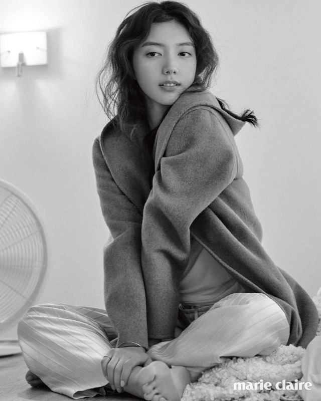 Chae Seo Jin - Marie Claire Magazine December... - Korean photoshoots