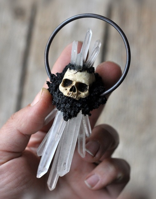 sosuperawesome:Skull Jewelry / Miniatures / Jewelry Box Umay...