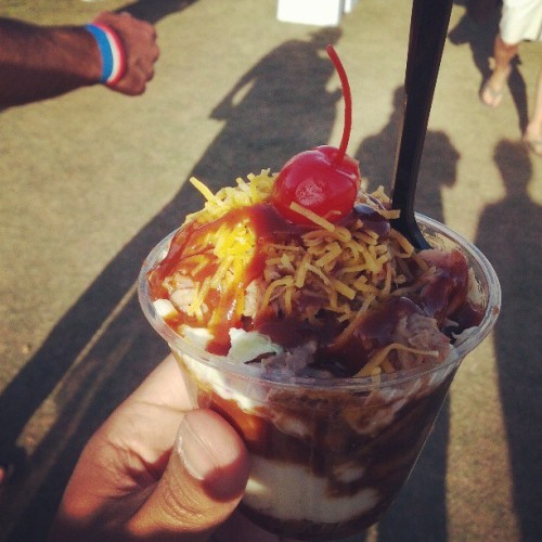 Bbq Sundae: bbq baked beans, mashed potatoes, gravy, cole slaw,...