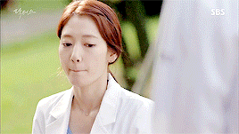 Màn tỏ tình siêu bá đạo của thầy Hong giúp tập 5 Doctors bứt phá rating ngoạn mục