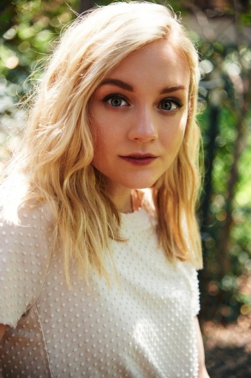 returnoftheking342:Emily Kinney