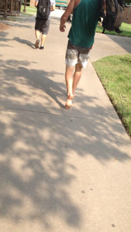 barefootboypublic:Barefoot at college