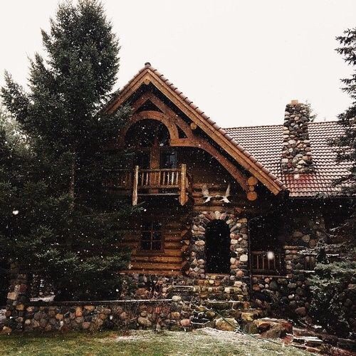 oldfarmhouse:Winters CabinImage via We Heart It -...