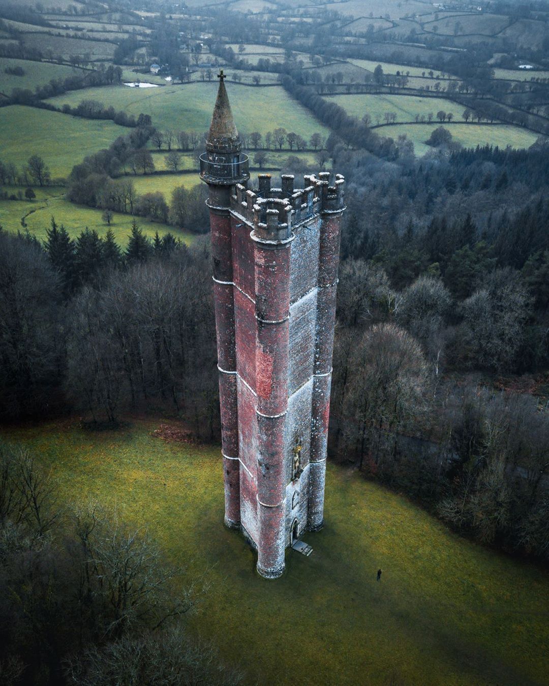 sixpenceee: “ King Alfred’s Tower in the UK For anyone interested, it’s in Somerset. https://en.m.wikipedia.org/wiki/King_Alfred%27s_Tower ”