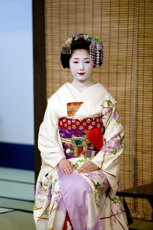 Maiko Sayaka - Tea ceremony of Miyako Odori #14 (por Onihide)