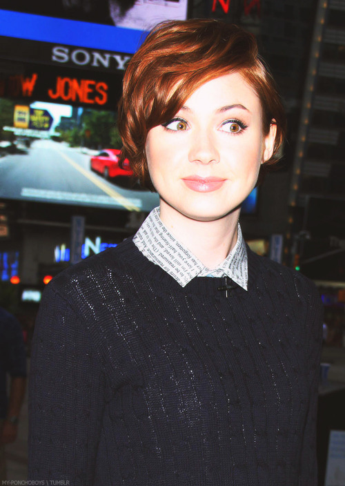karen gillan best face gma selfie my stuff 2