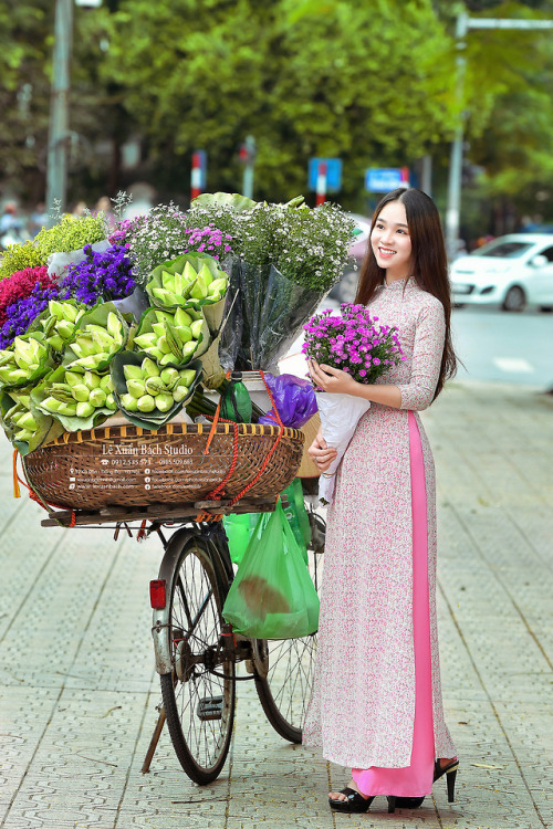 Flickr vietnamese long dress (ao dai) asian girls vietnamese girls cute girls fashion ao dai ao dai vietnam folk costumes