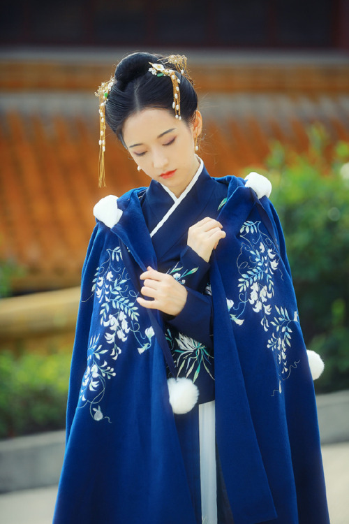 hanfugallery:Traditional Chinese hanfu by 钟灵记