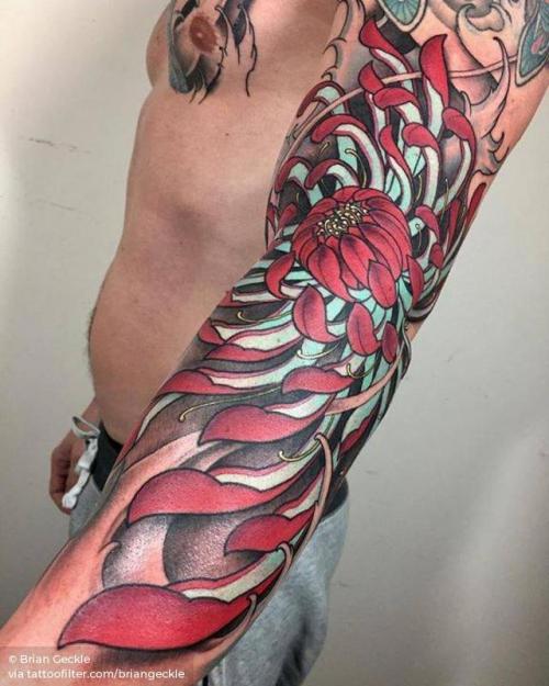 By Brian Geckle, done at Flower of Life Studios, Boalsburg.... flower;chrysanthemum;briangeckle;facebook;nature;twitter;sleeve;neotraditional