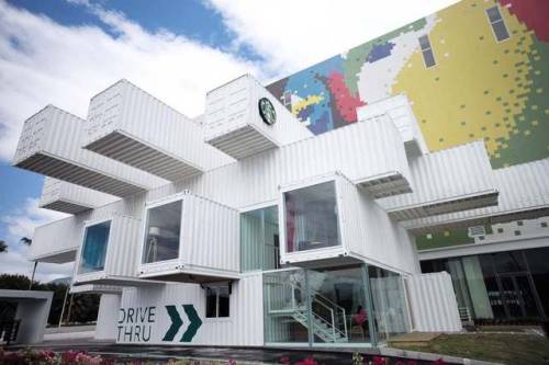 Kengo Kuma Creates Starbucks Store in Taiwan From 29 Shipping...