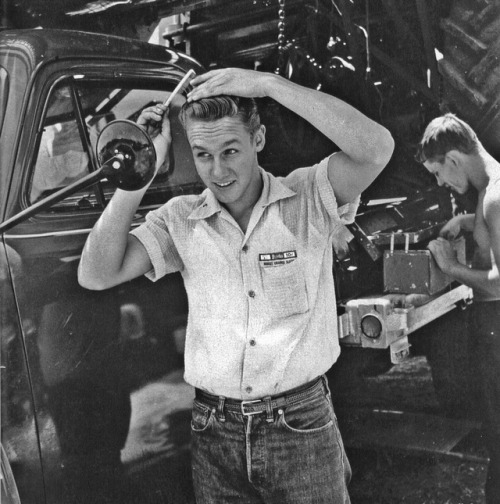 fineyoungmen:Kansas farm boy looking his best (1953)