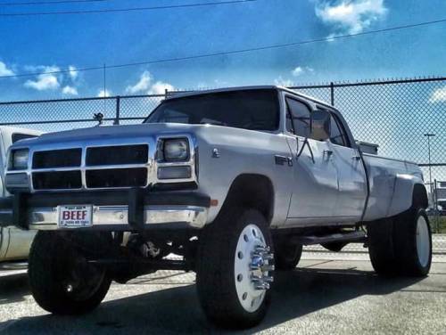 liftedtrucks:My other blog: www.cuntrycuties.tumblr.com Please...