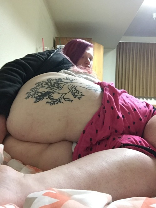 bigbeautifulbombshell87:Super horny needing my daddy