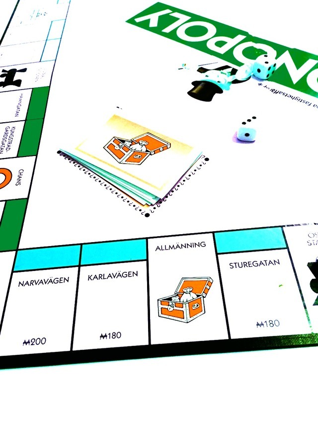 best way to play monopoly online with friends