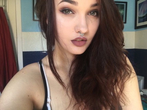 face self septum girls with piercings alternative girls moose blood pop punk lyrics cherry I& 039;ll keep you in mind from time to time Jeffree star cosmetics velour liquid lipstick androgyny skin frost lavender snow
