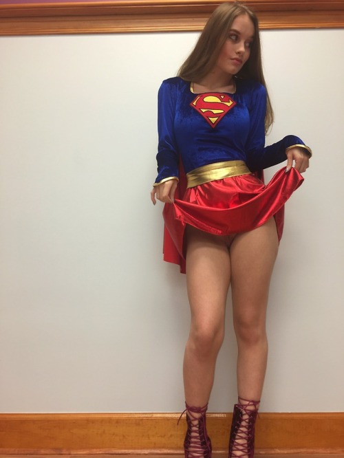 acabarprincess:averagepervert:Thank you Supergirl …err… I...