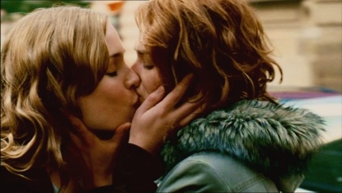 Kyssing lesbo