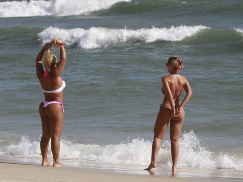 epic-females:Andressa Urach & Yani File