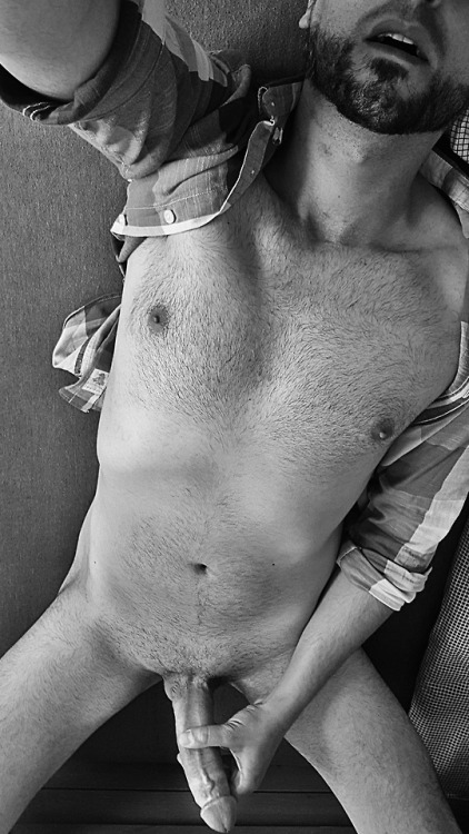 men-monochrome:mandrops:♤♧Hot men in monochromeOne-handed...