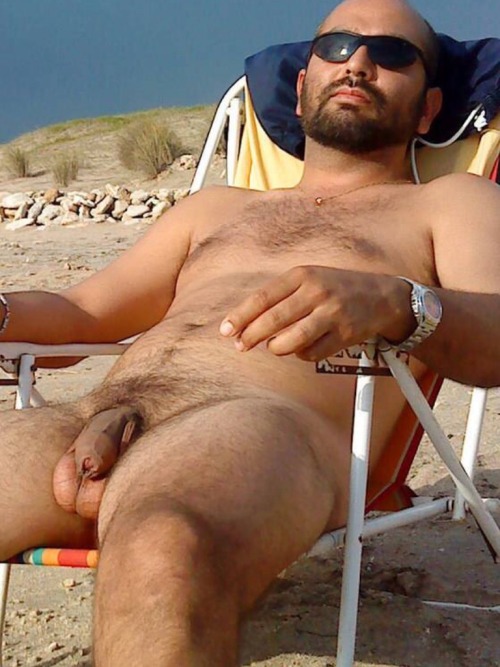 ●●● GRATUITOUS PUBLIC NUDITY ♂