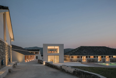 Miya/LostVilla Huchen Barn Resort / Ares Partnersph: Su Shengliang