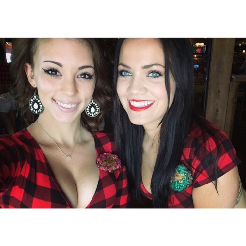 countrysound:the hottest twin peaks girls.#twinpeaks #twin...