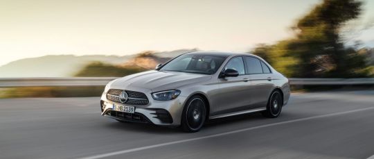 novo mercedes classe e: Como o Salão de Genebra 2020 não pode ocorrer, as marcas que já haviam se planejado para lançar novidades tiveram que fazê-lo pela internet.