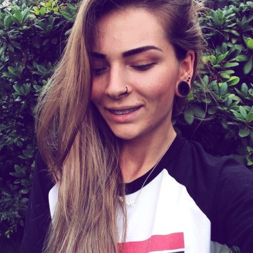 polishgirl nostril nose ring tunnels 20mm plugs 20mm lobes big lobes no makeup no make-up selfie selfie braces brackets rainbow rainbow braces insta girl tumblr girl