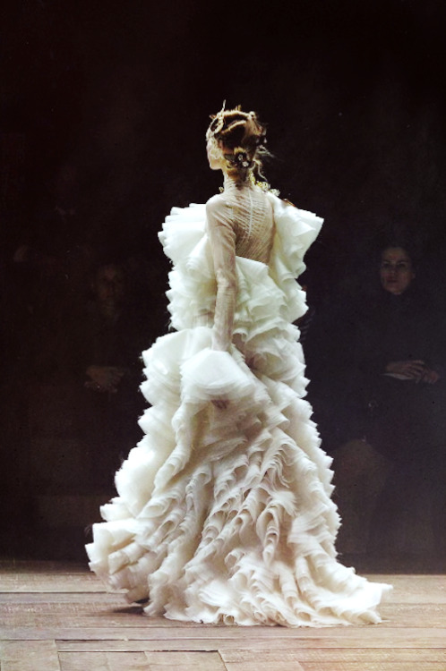 bvlgaria:Alexander McQueen F/W 2006/07 ‘The Widows of...